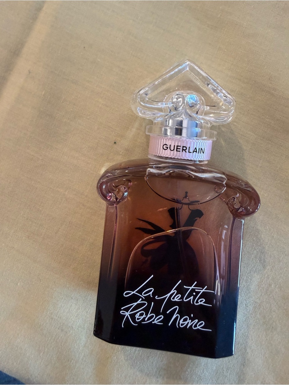 GUERLAIN La Petite Robe Noire Eau de Parfum - White and Light Pink Box